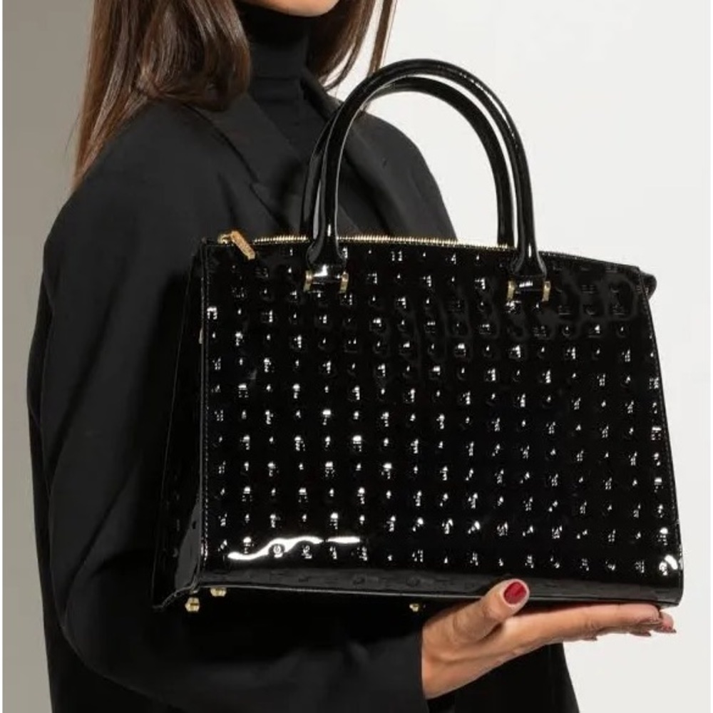Beautiful purse. Perfect condition